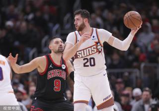 的表现受到 的表现受到